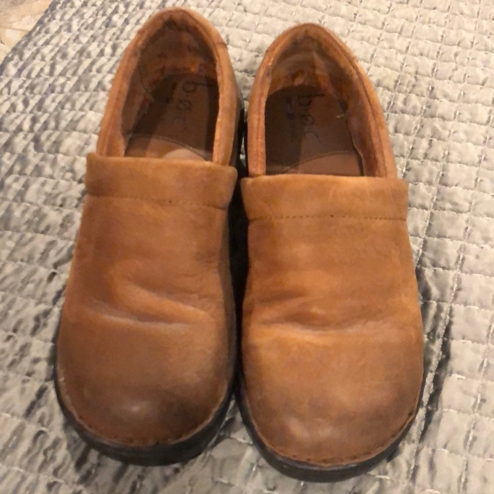BOC tan shoes